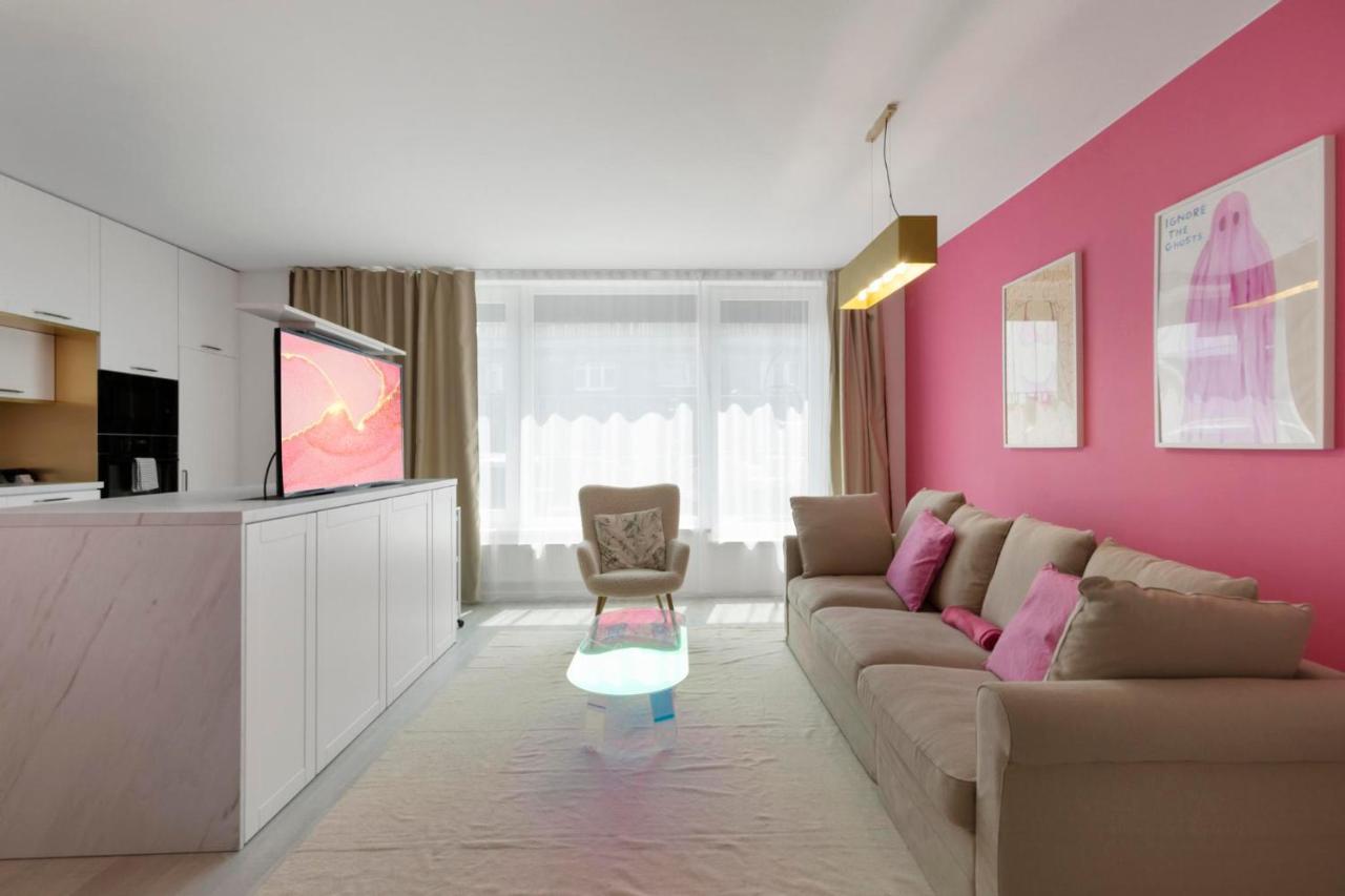 Ferienwohnung Lam Pink - Jacuzzi - Ac - Ps4 Pressburg Exterior foto
