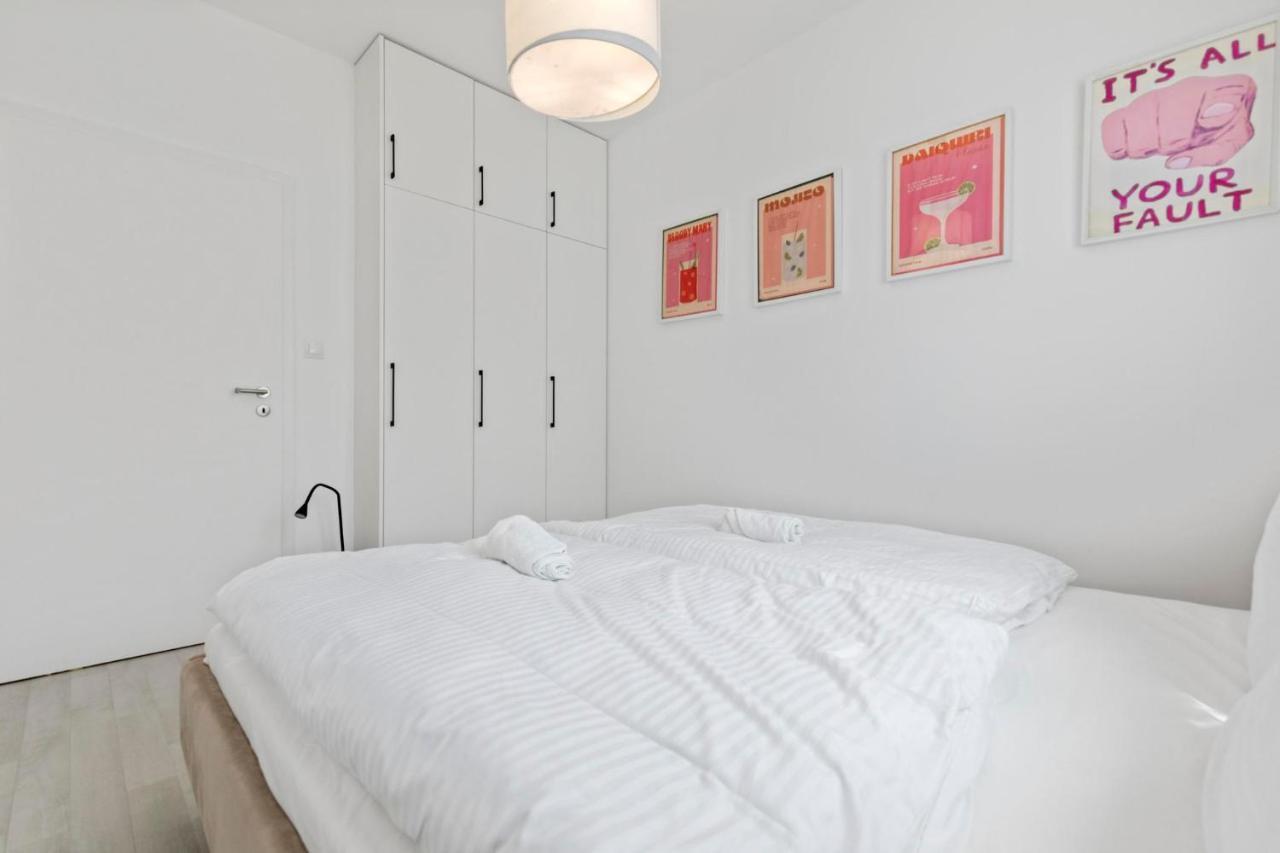 Ferienwohnung Lam Pink - Jacuzzi - Ac - Ps4 Pressburg Exterior foto
