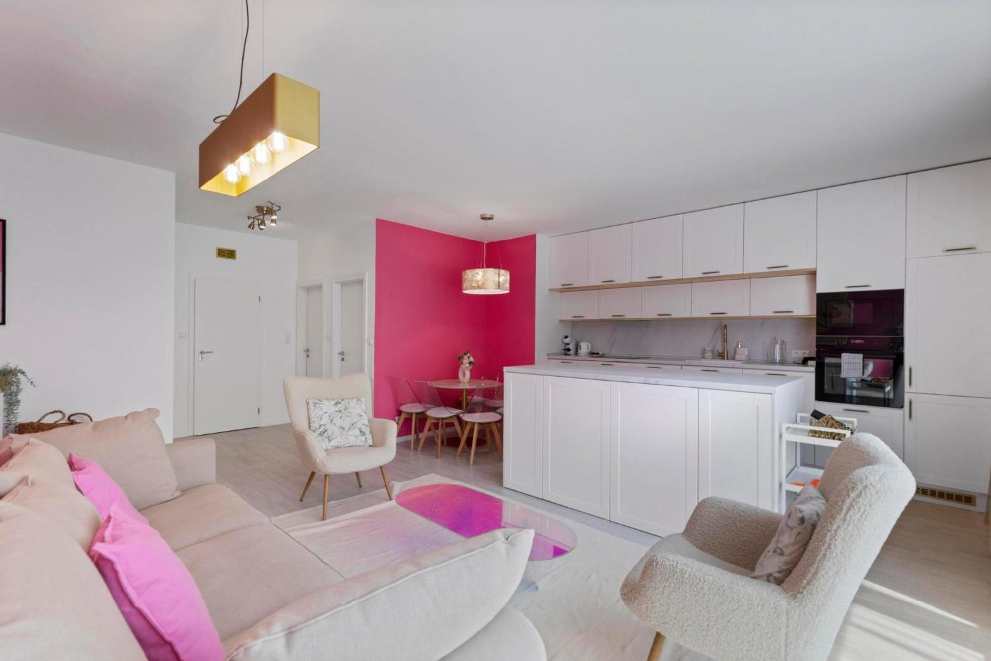 Ferienwohnung Lam Pink - Jacuzzi - Ac - Ps4 Pressburg Exterior foto